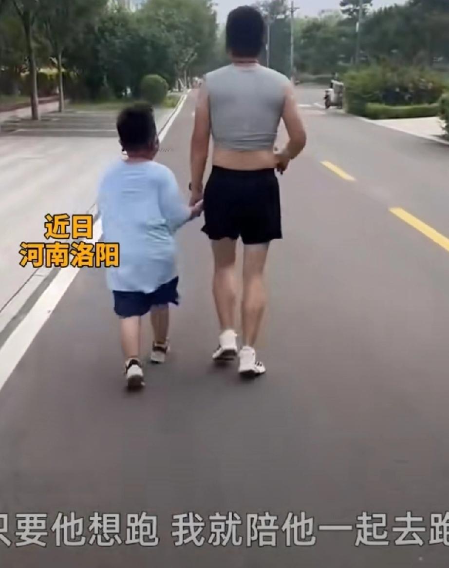 河南洛阳。米乐5岁多，在读幼儿园大班，身体胖嘟嘟的，体重到了80斤。爸爸王先生担