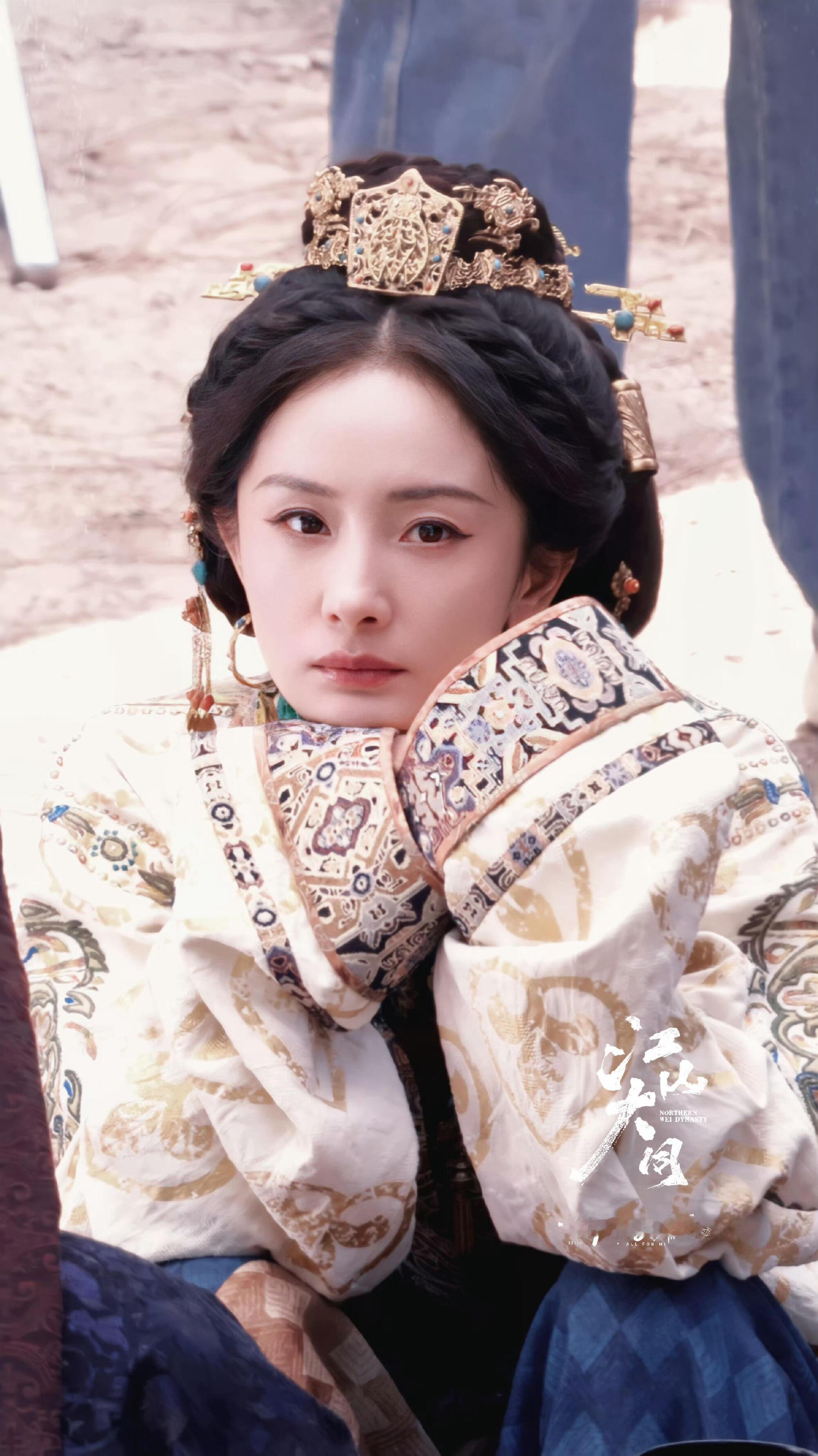 杨幂哭得我心好痛杨幂好像有那个演技牛逼症 杨幂的角色塑造力太绝了！同一天切换三种