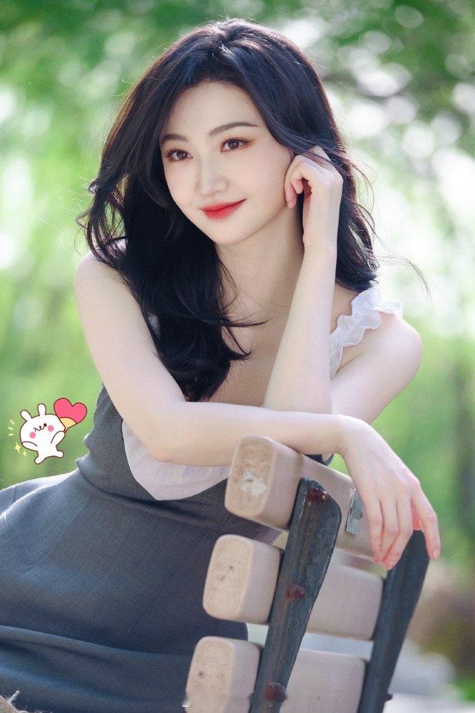 景甜  | 景甜龙骨焚箱  | 景甜待我醒来时 世间的万般美好都为妳奔赴而来  