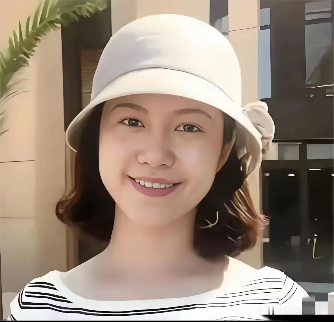 杨振宁去世后，翁帆悄悄地离开了两人共同居住的旧家。
听说，翁帆搬走时带走了34箱