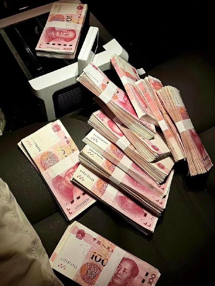 �“靠努力 靠自己，靠财神加𝐁𝐮𝐟𝐟，日子越来越富！” 