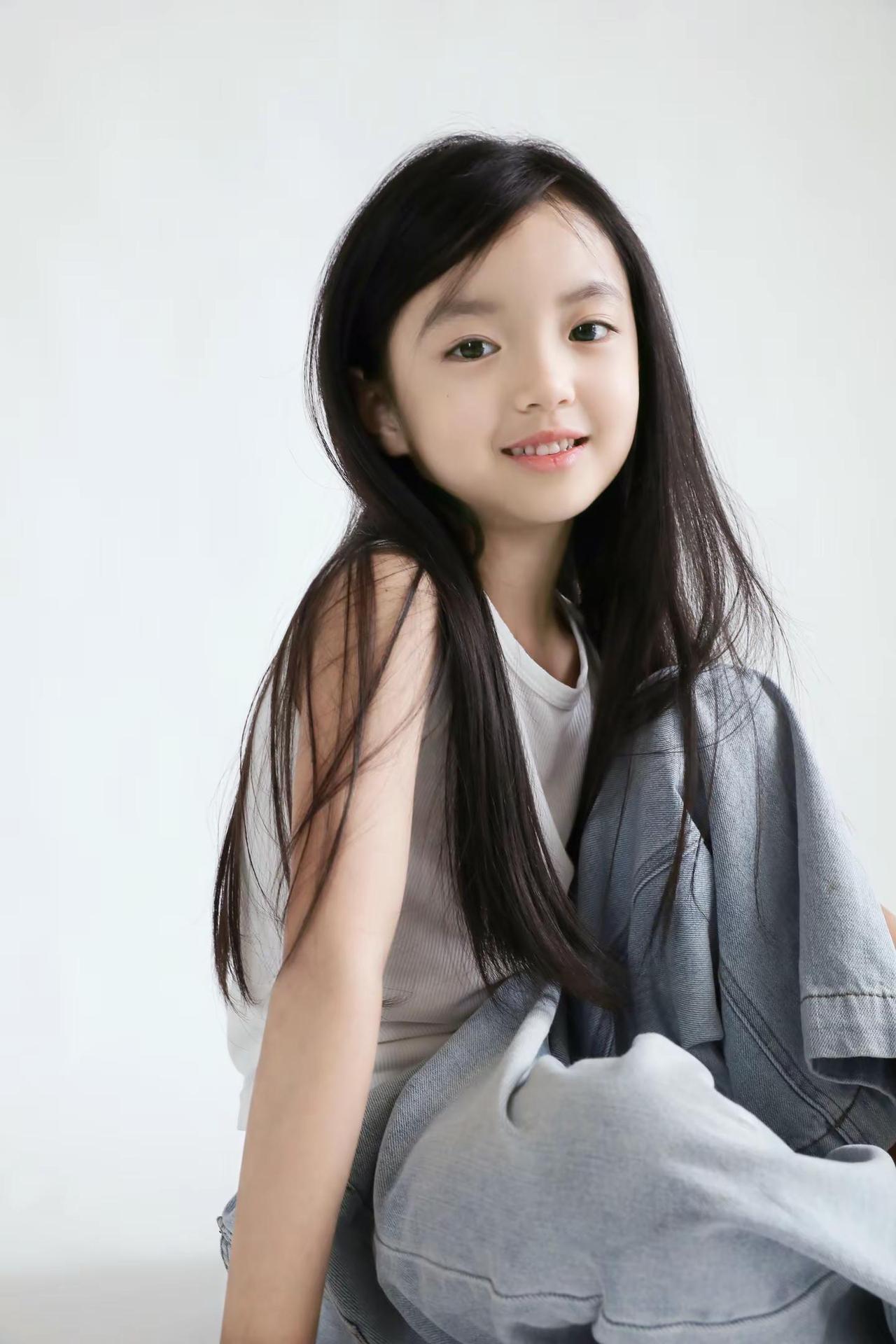 长这样可以演女主小时候吗。风格千千万，简单最好看萌娃 人类幼崽 童模 骗你生女儿