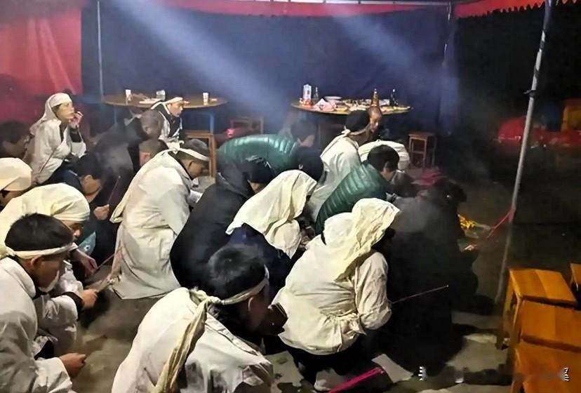 丧葬新规来了！以后死人的钱不好挣了，
高价殡葬服务被取缔，
办白事终于不用花冤枉