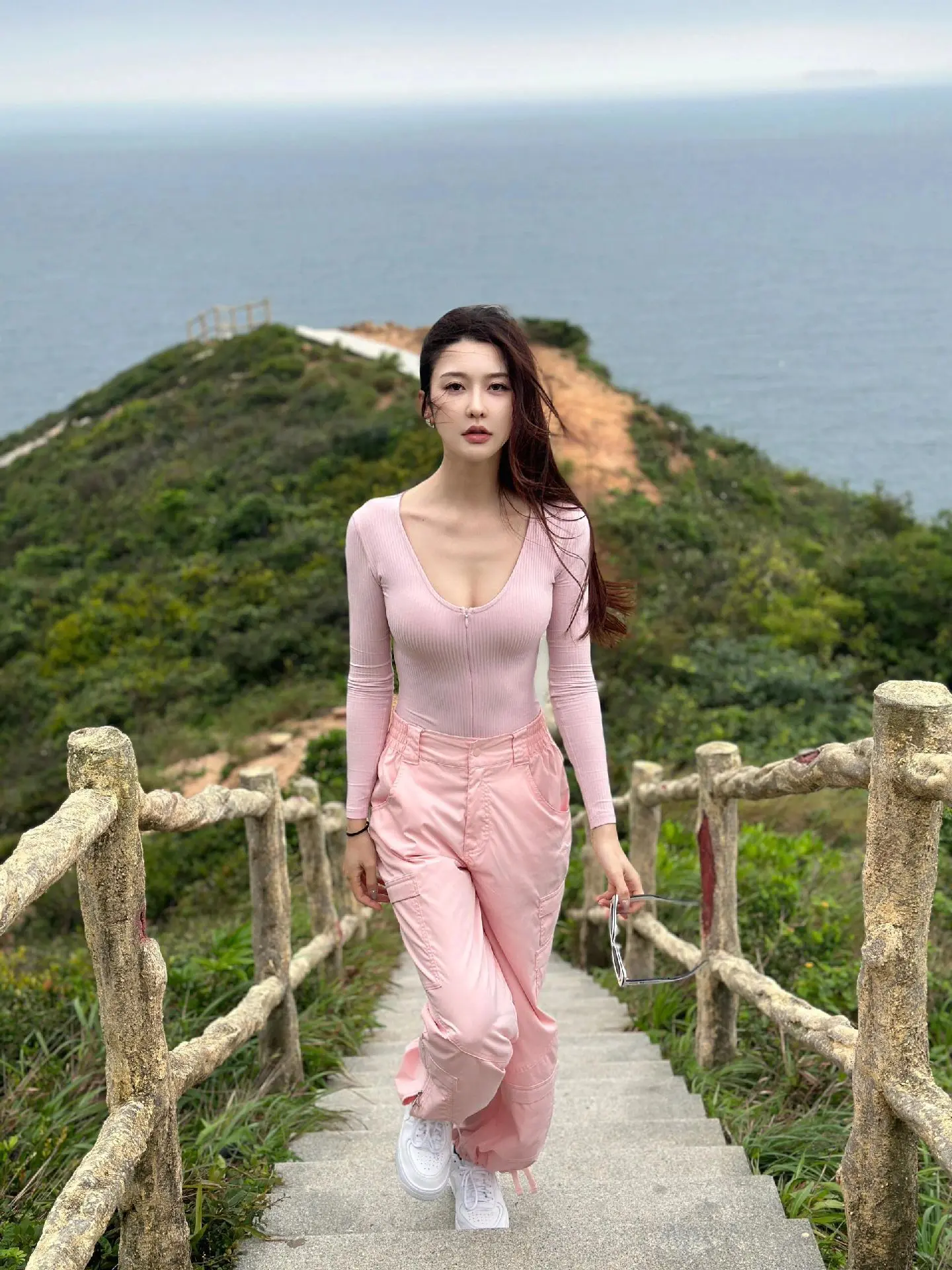 如果手机关机几天，谁会给你电话给你留言… 可能丢了都没有人发现