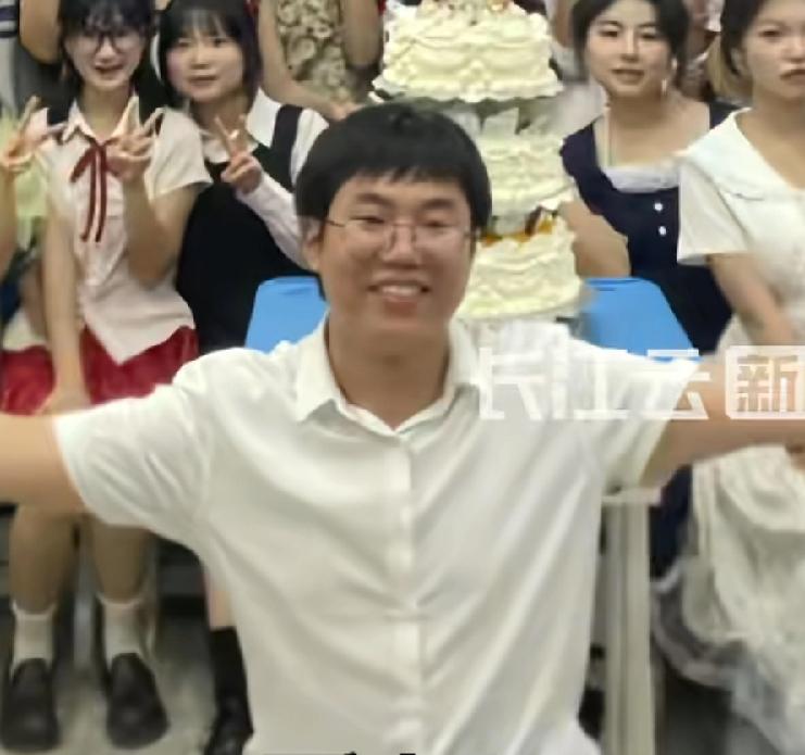 永州班主任唐、增、辉，人如其名，给班级增辉，增添辉煌！师范大学生职场小白，将垫底