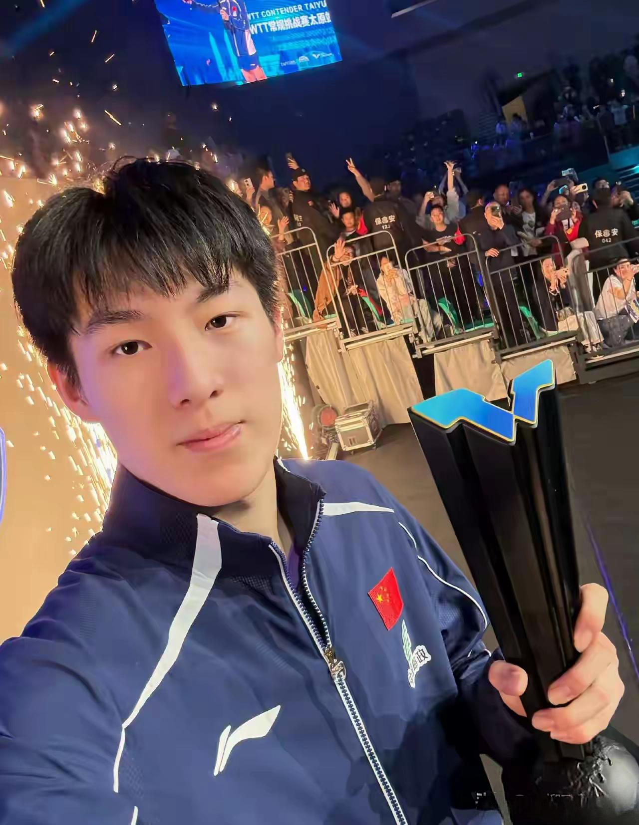 【太原挑战赛五大冠军出炉，温瑞博最耀眼，石洵瑶与情侣合作获得女双混双冠军】这就是