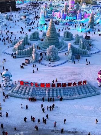 新年伊始神州大地活力涌动

在新年的钟声刚刚敲响之际，中国大地便展现出一派蓬勃向