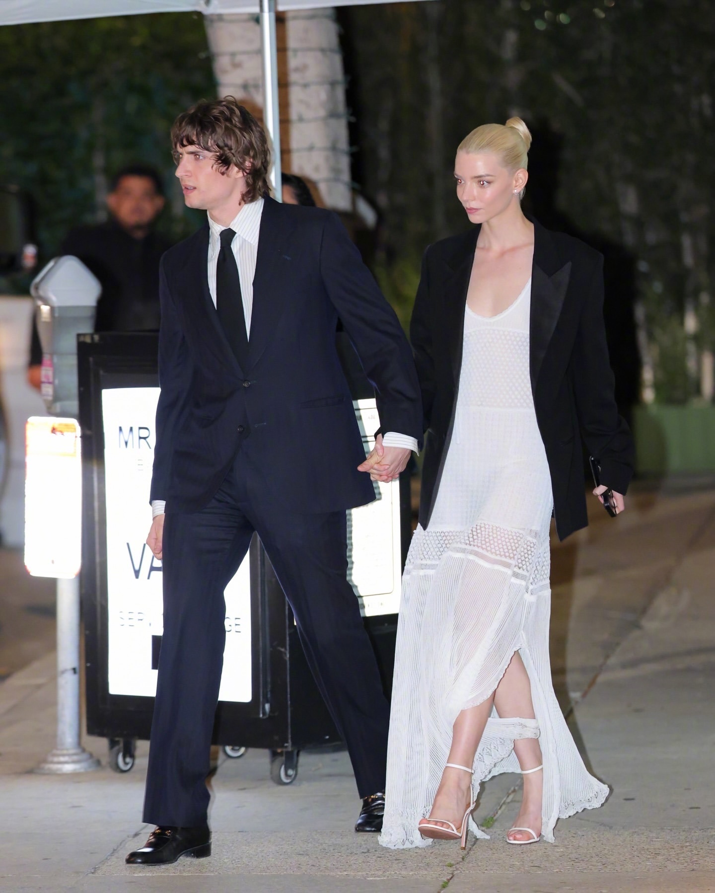 出席eW Magazine x Dior 奥斯卡预热晚宴的安雅Anya Tayl