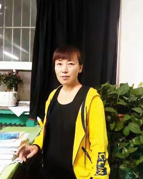 2013年，遵化一老师，从教15年，有10次获得“先进教师”称号，却突然被警方抓