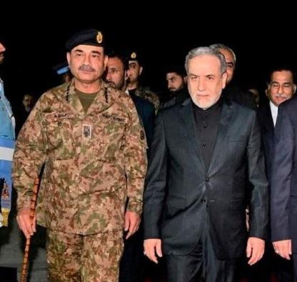 一个小细节，不知道大家注意到了没？

说白了，巴基斯坦陆军参谋长阿西姆·穆尼尔用