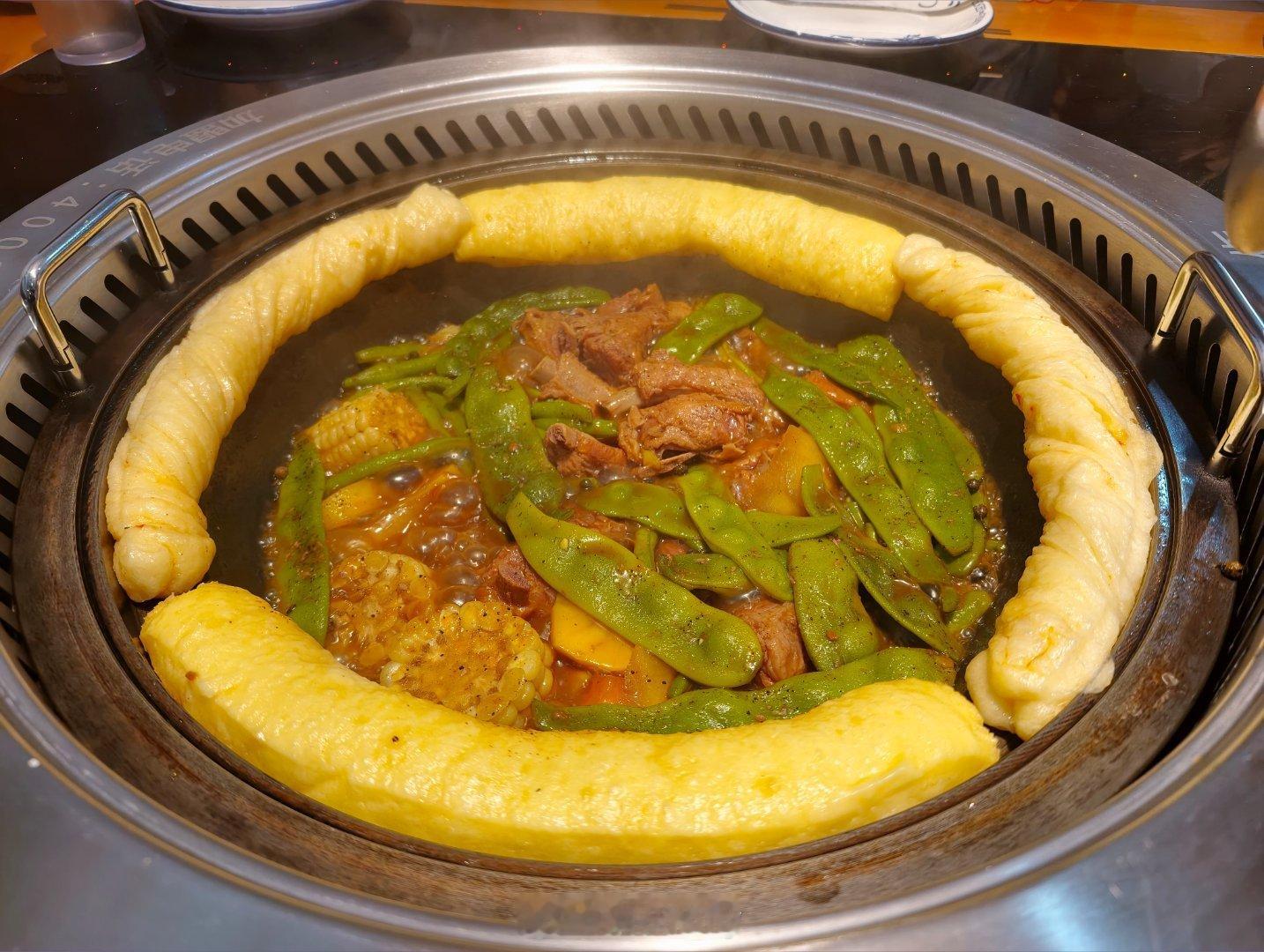 吃小锅烀饼就得提前预约来了就能直接吃特别适合这种比较冷的天 