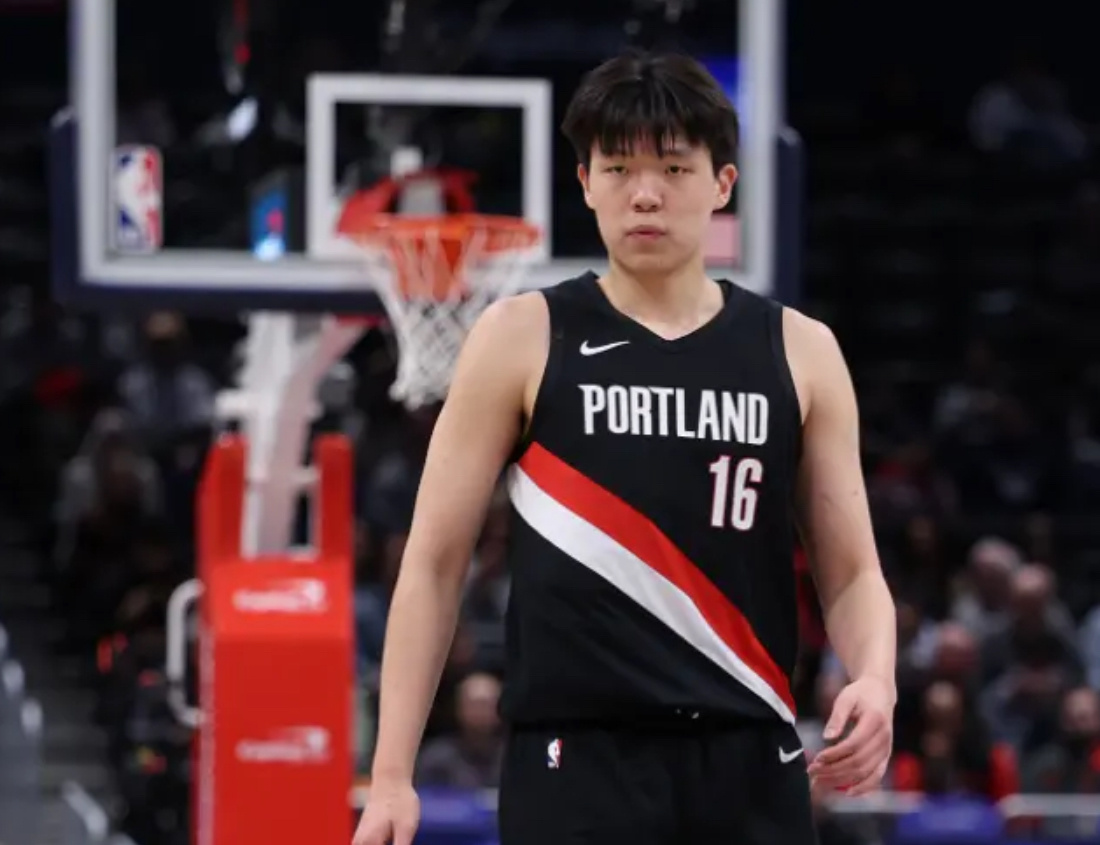 文班缺阵仍狂胜！马刺6人上双112-101灭开拓者 近14战13胜 杨瀚森DNP