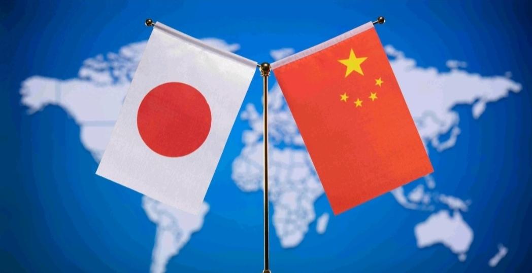 高市早苗主动释放缓和信号！公开喊话要密切对华沟通，嘴上说共建稳定双边关系，实际行