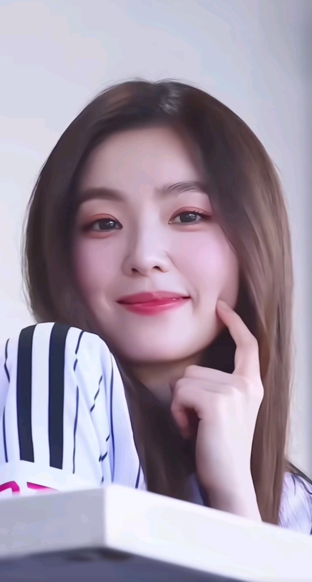 笑靥如花，书香满怀。