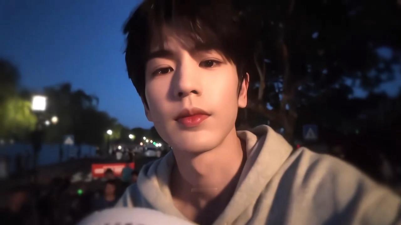 老公 生日快乐🎂✨张凌赫1230生日快乐