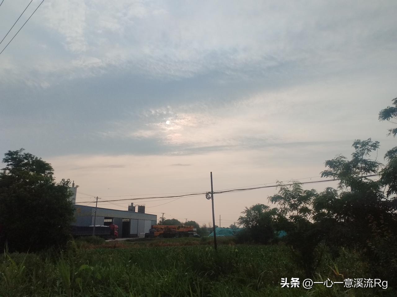 众友友早上好！
今天是6月29日星期一，日出时间4.49分，日落时间7.37分，