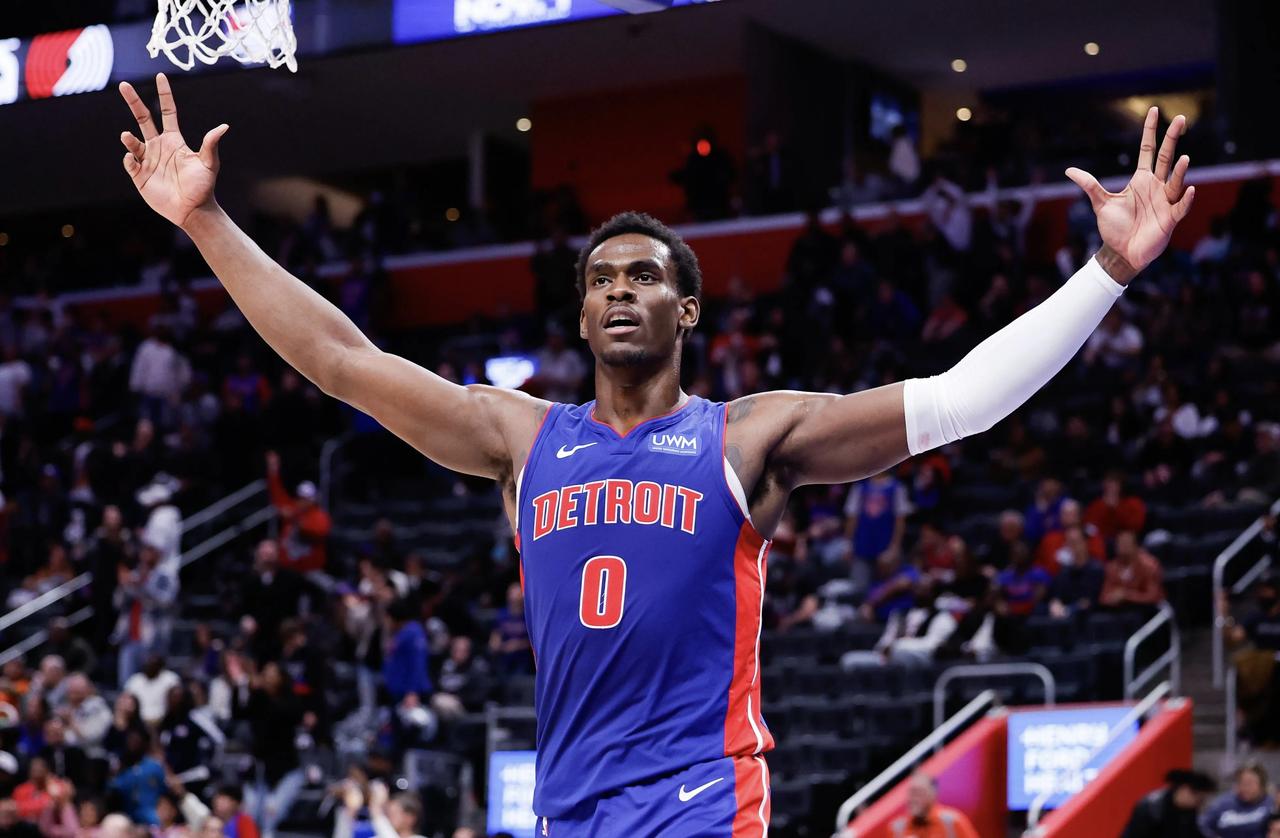 今年预订全明星席位？活塞22年13号秀超詹姆斯成NBA历史第三人！
在结束的活塞