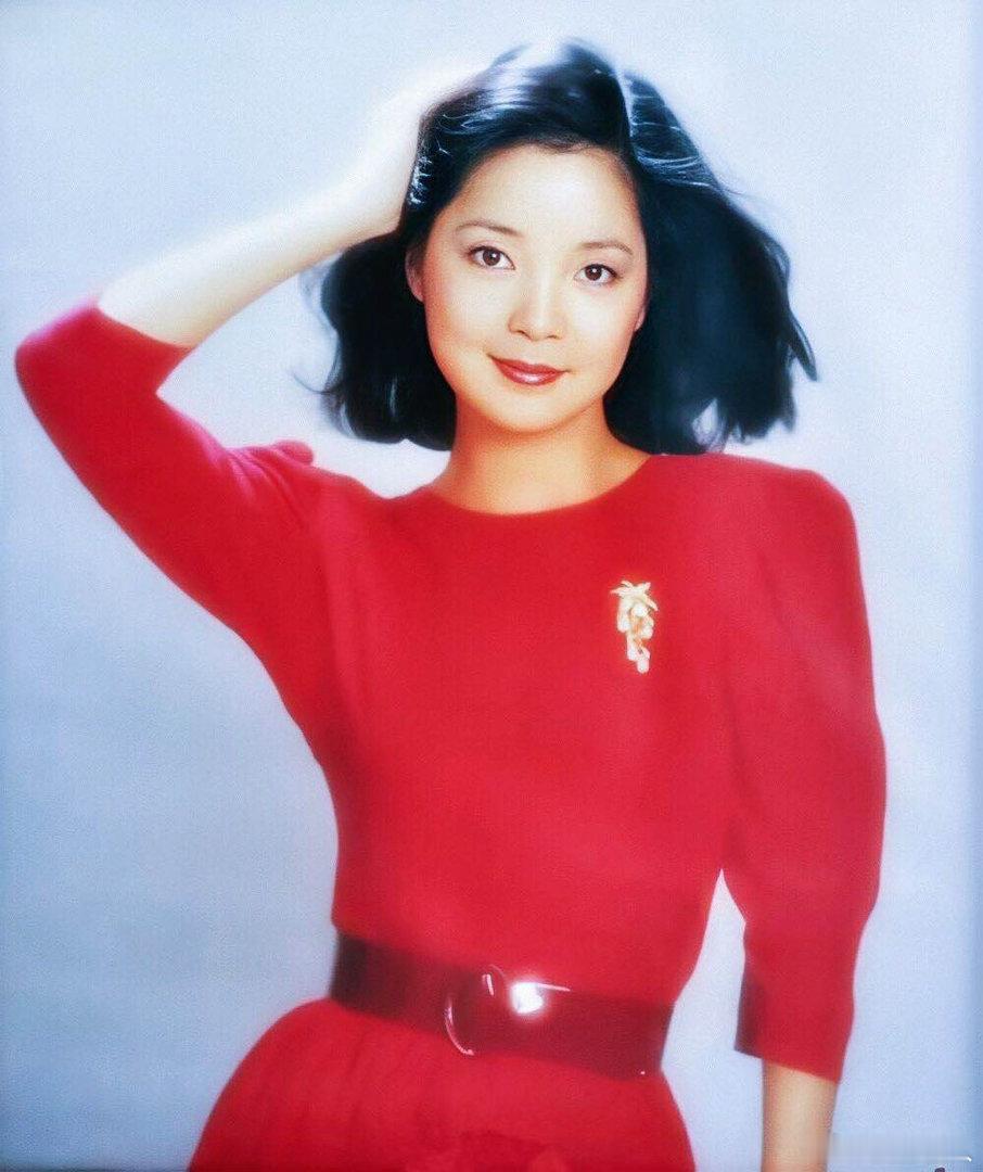 空前绝后的歌后：最美的天使！女人喜欢你！男人仰慕你！高贵优雅！美丽动人！柔情万种