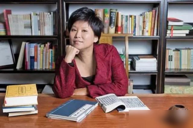北京中医药大学教授曲黎敏再出惊人言论：“人要旺自己，养磁场，最顶级的养生不是运动