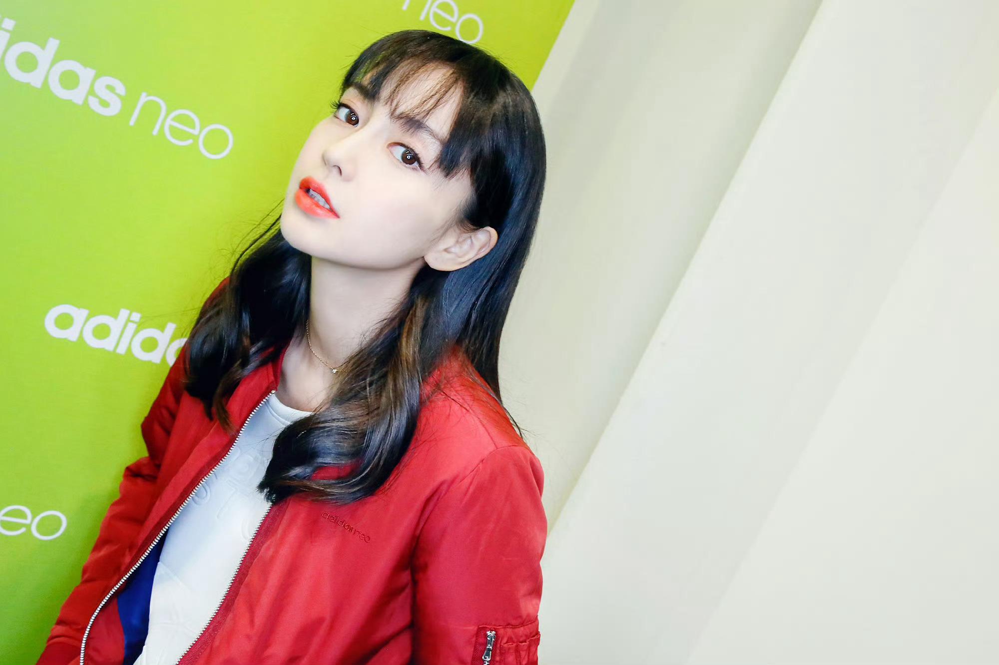 angelababy   杨颖 “是爱意四起的年代 但是我的爱永远纯粹质朴 我的