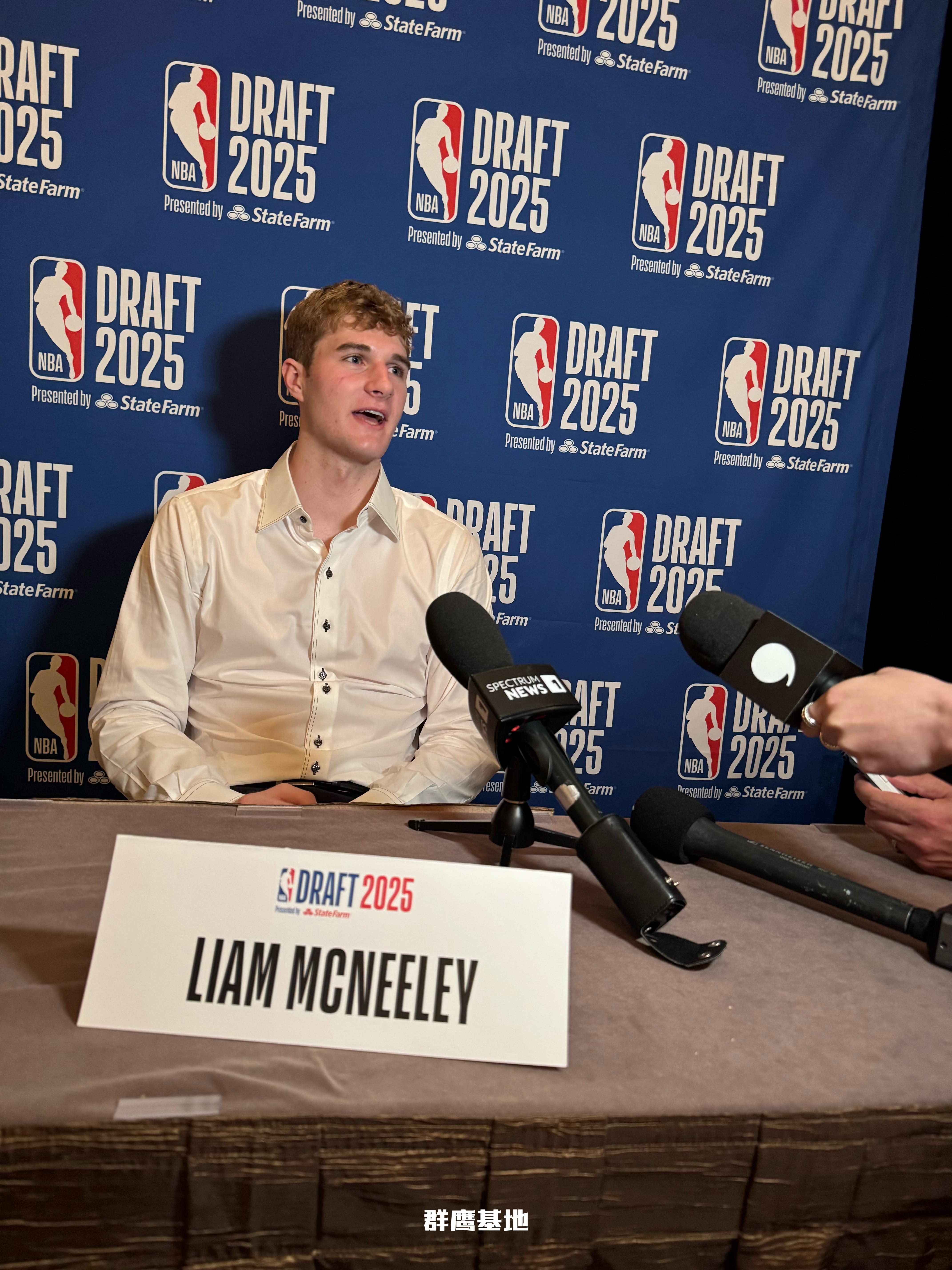 抓到 Liam McNeeley[爱你]chinahawks ｜2025nba选