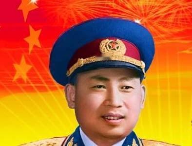 他是万岁军”38军首任军长，军中公认的虎将，1944年在延安见毛主席，主席直言：