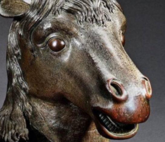 2019年，圆明园丢失的“马首”被赌王买回并捐回祖国，然而，令人没有想到的是，专