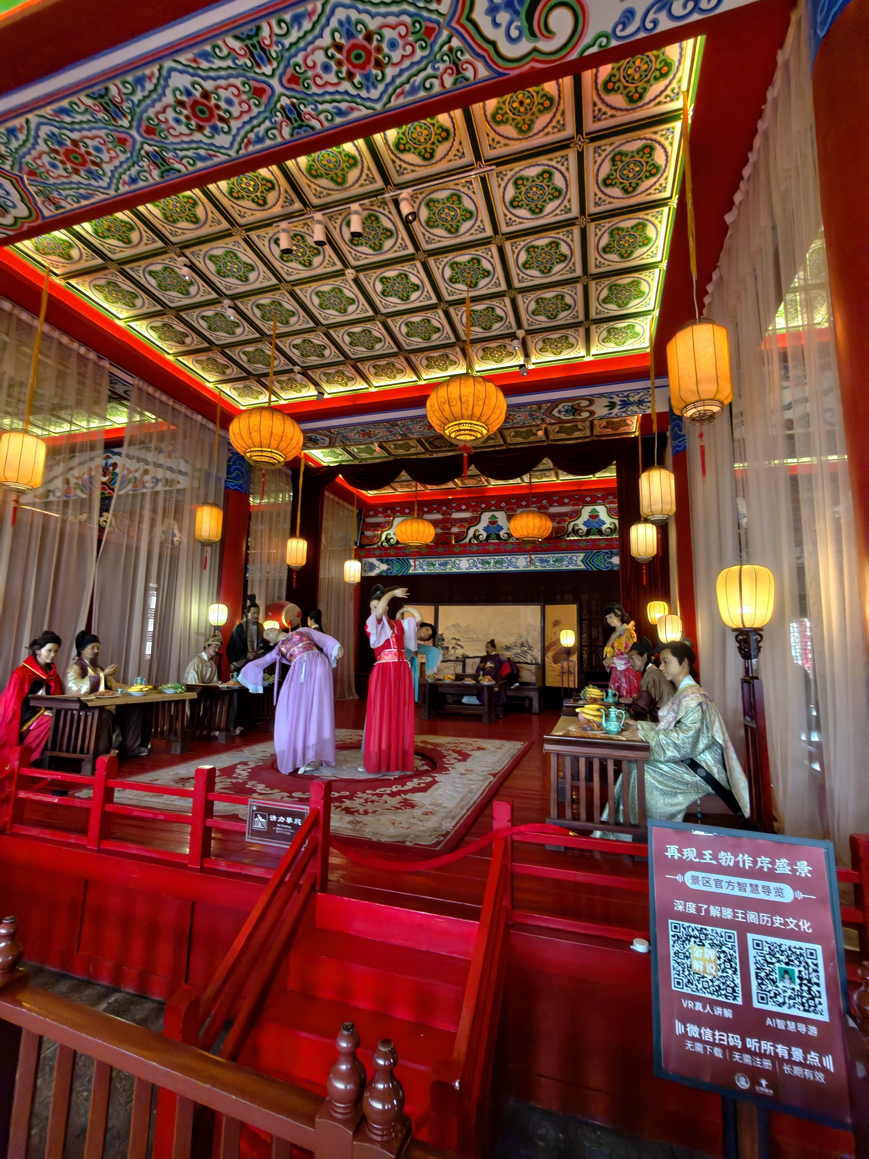 说出来可能你们不信，作为南昌人，这是我第一次近距离接触滕王阁，可能因为身在此山中