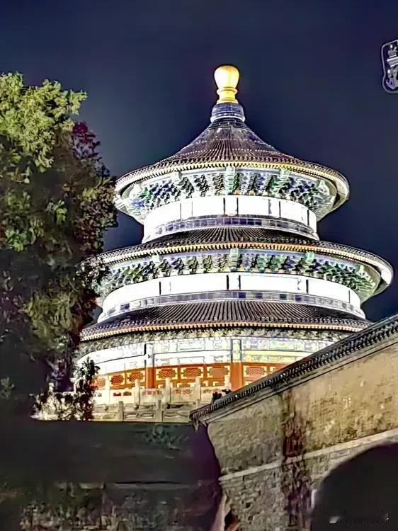 晚上再也不敢独自一人从南门进天坛公园了！

周六晚上，不用我带娃，就突发奇想去天