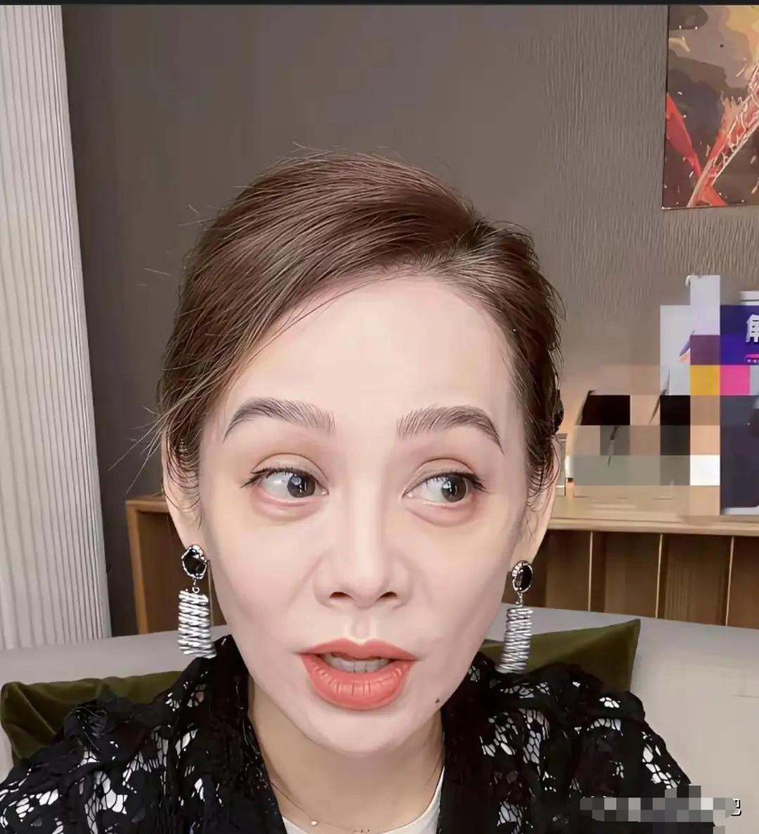 没有医美，自然老去。这姐确实敢说。