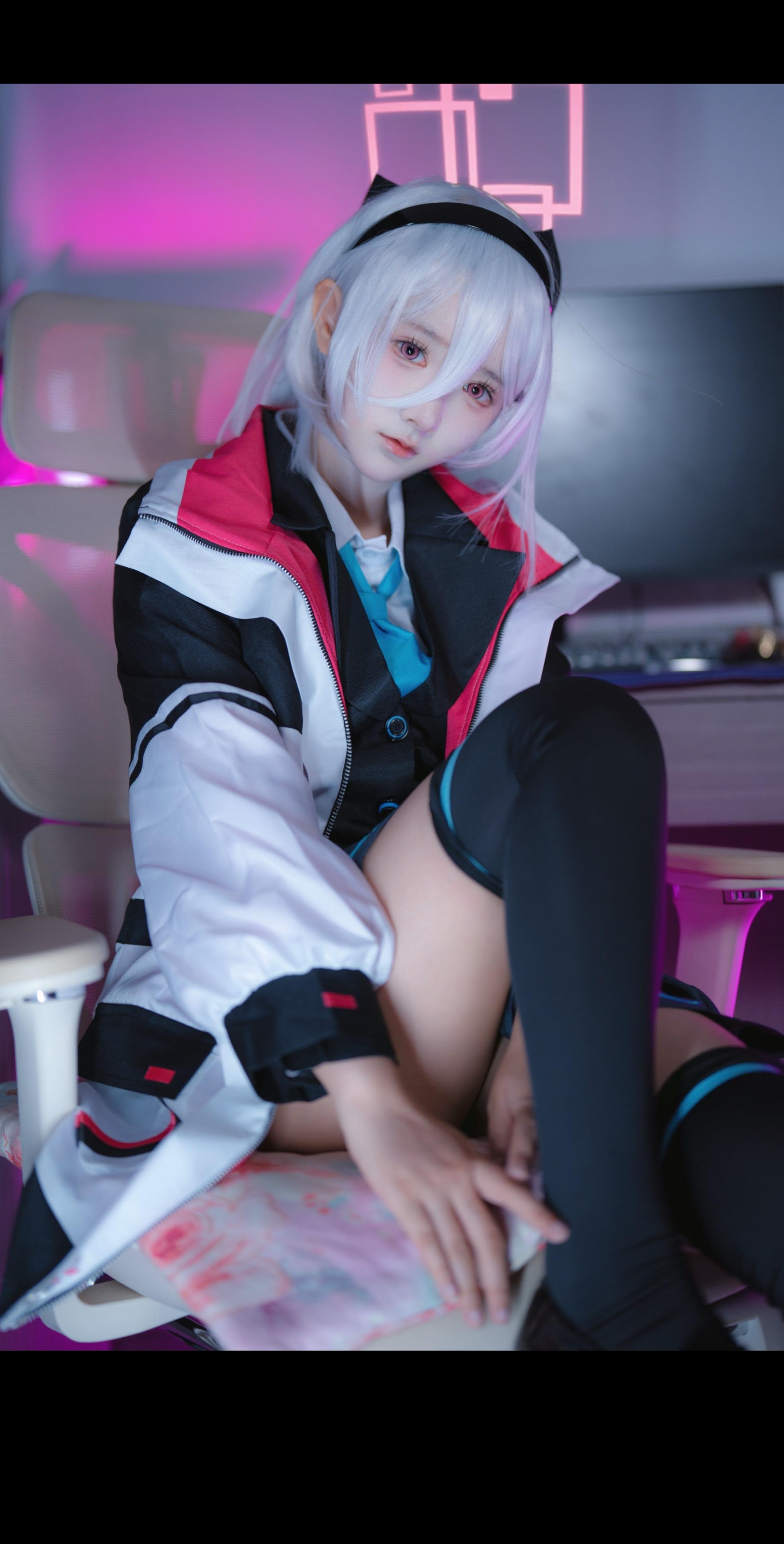 没搭子我就这样一人两役。
