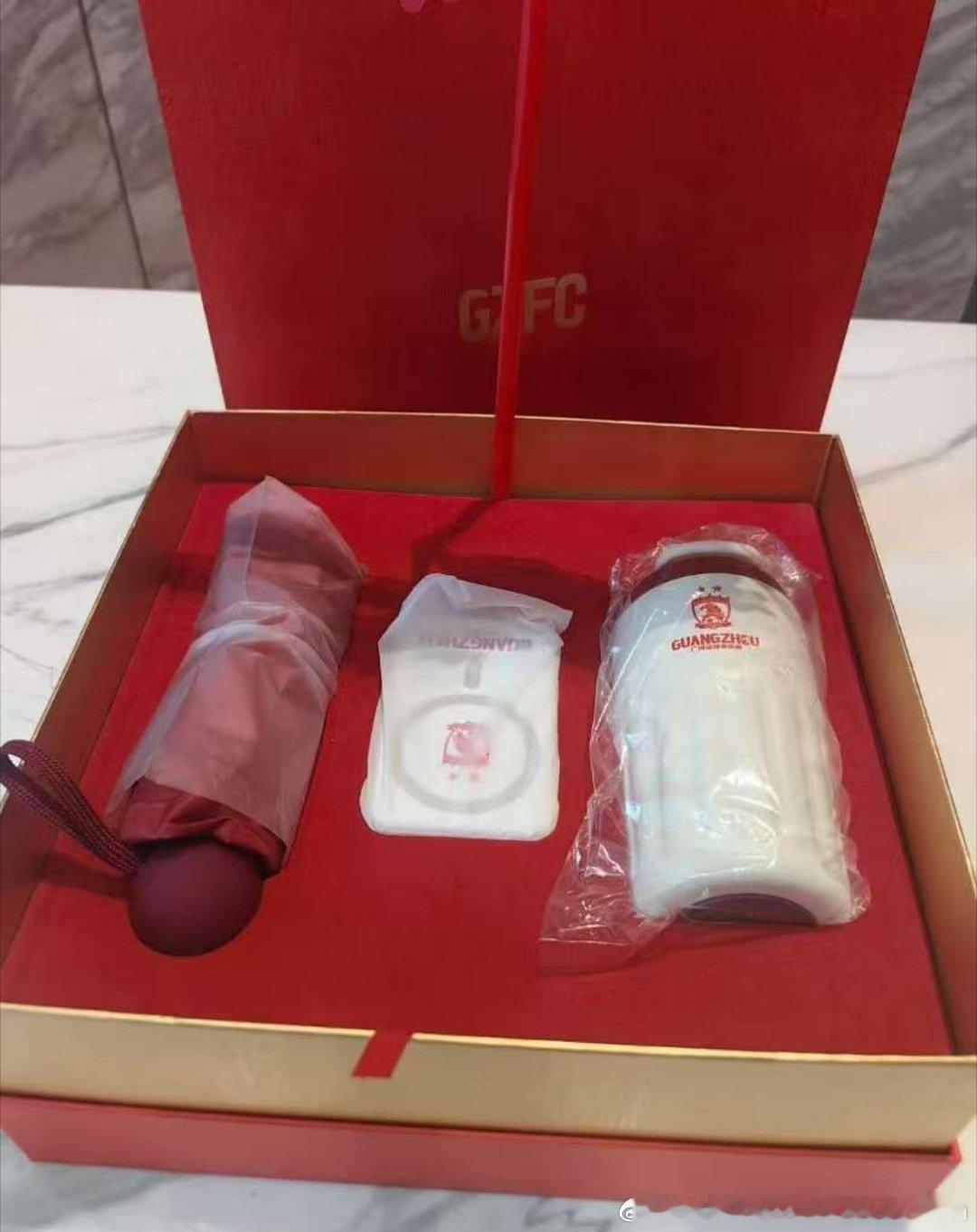 这一套也不错就是不舍得用广州队