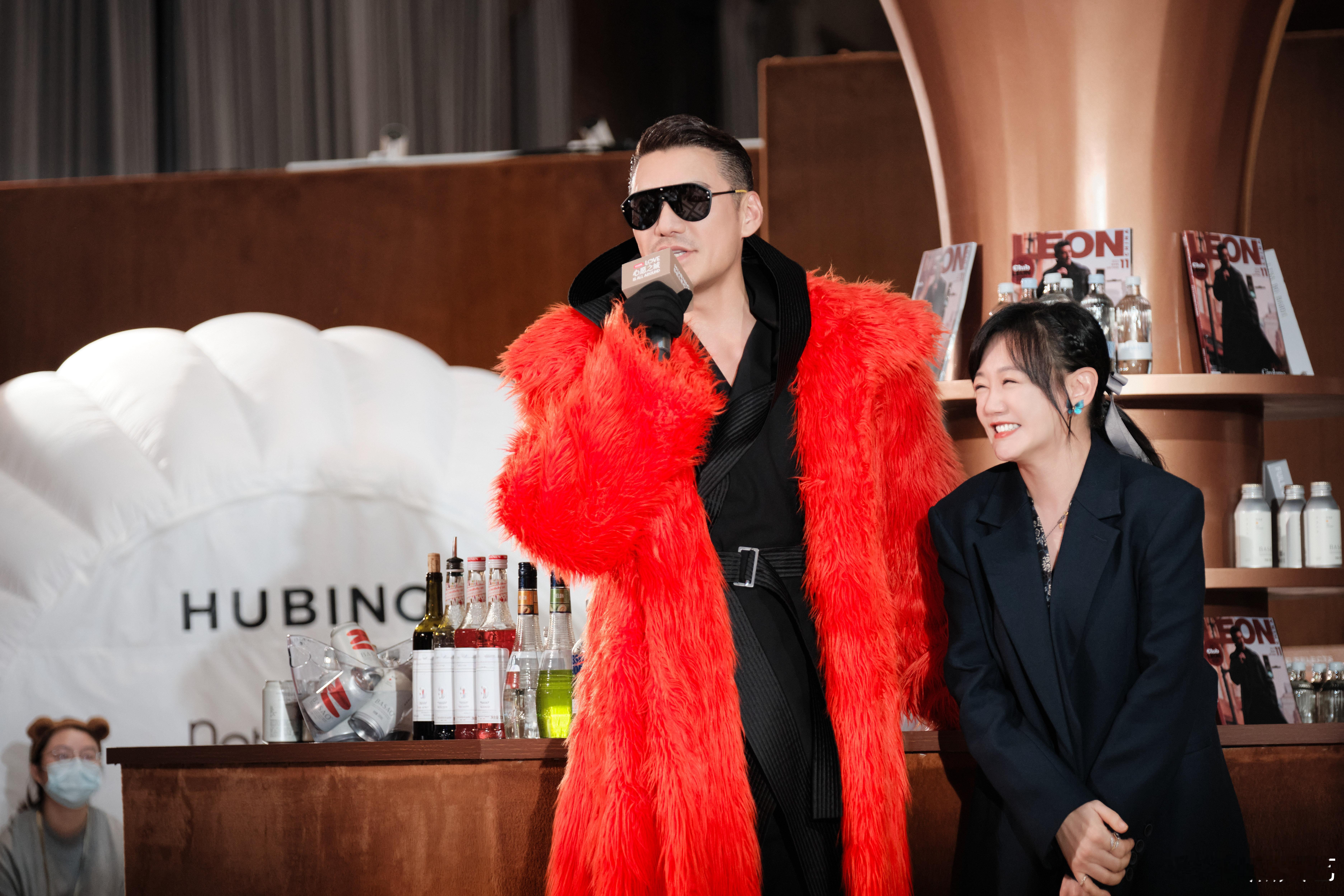 胡兵薛佳凝20多年了还有售后 神仙老友情谊谁不羡慕！胡兵偶遇薛佳凝，久别重逢的两