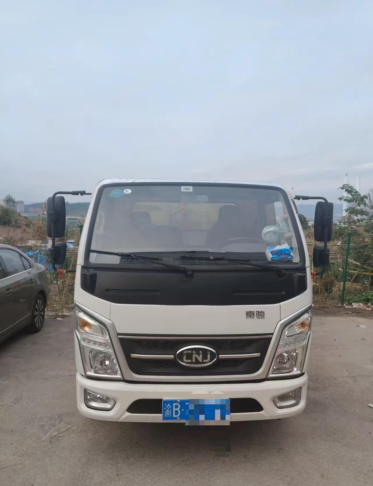 26年6上户，170马力南骏勾臂车，3.6米的轴距，安全行驶3500公里，车况精