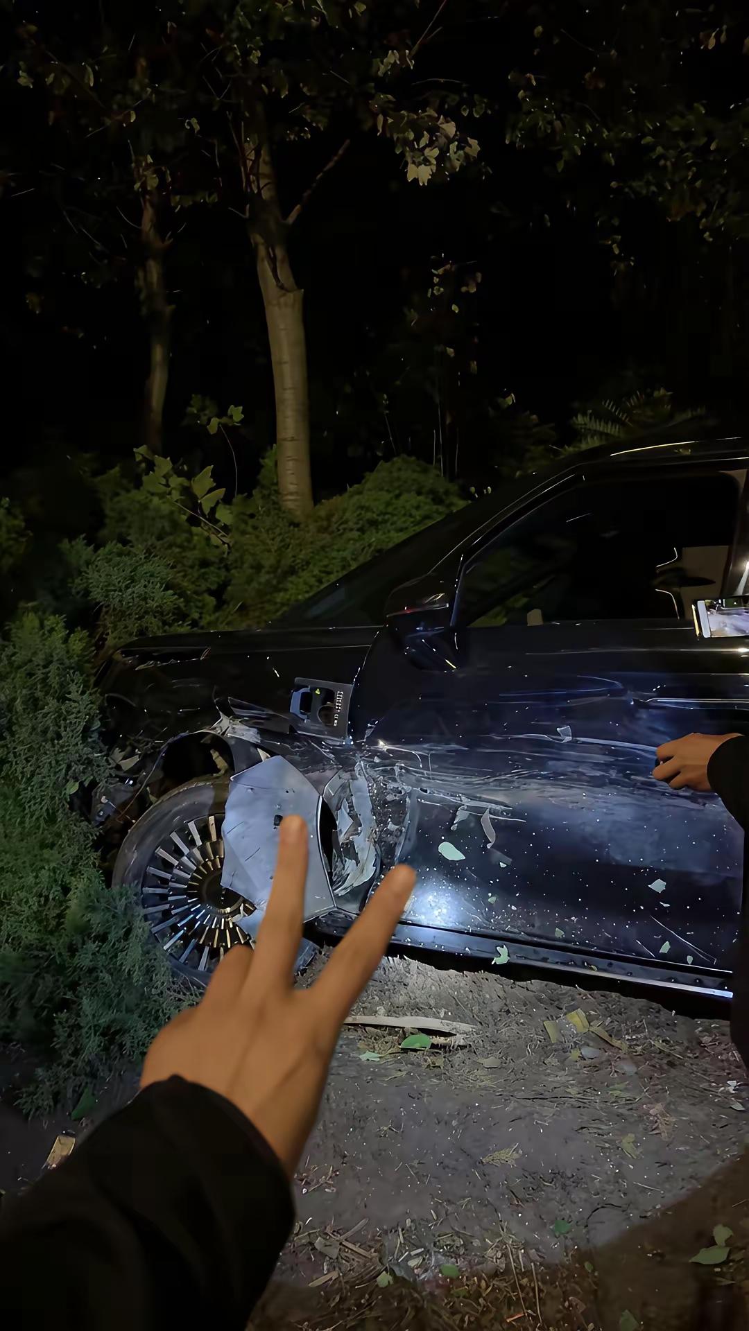 极氪这么严重的事故不出气囊