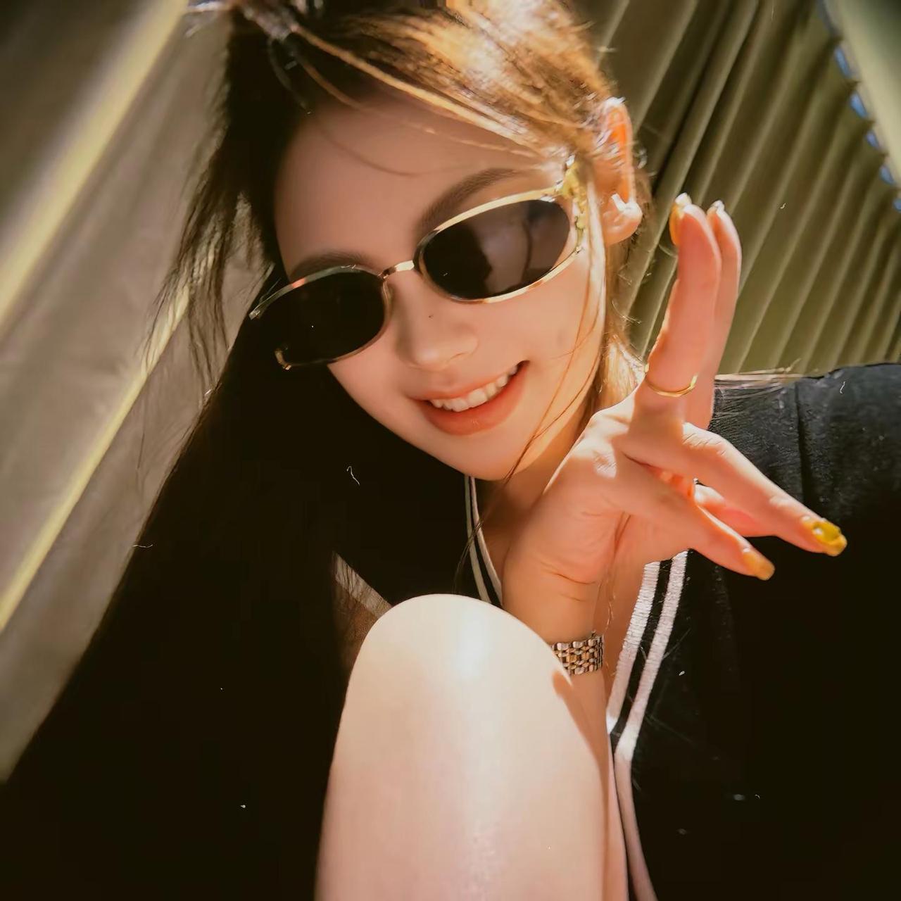 女的是谁对她好她就跟着谁 男的是谁对他好他就背叛谁