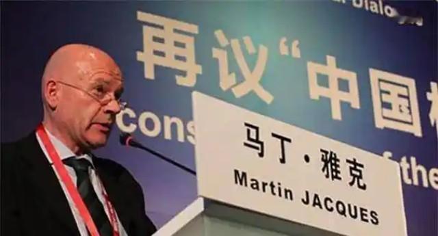 英国学者坦言：美国之所以一直针对中国，是因为中国犯了一个大错。一个建国才二三百年