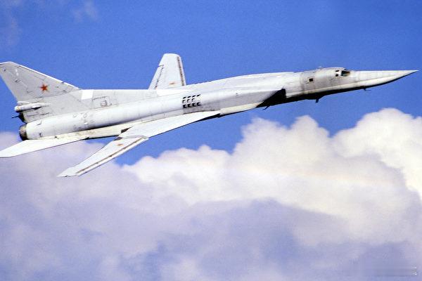 一架俄罗斯Tu-22M3轰炸机在伊尔库茨克坠毁周一（6月15日），俄罗斯国防部表