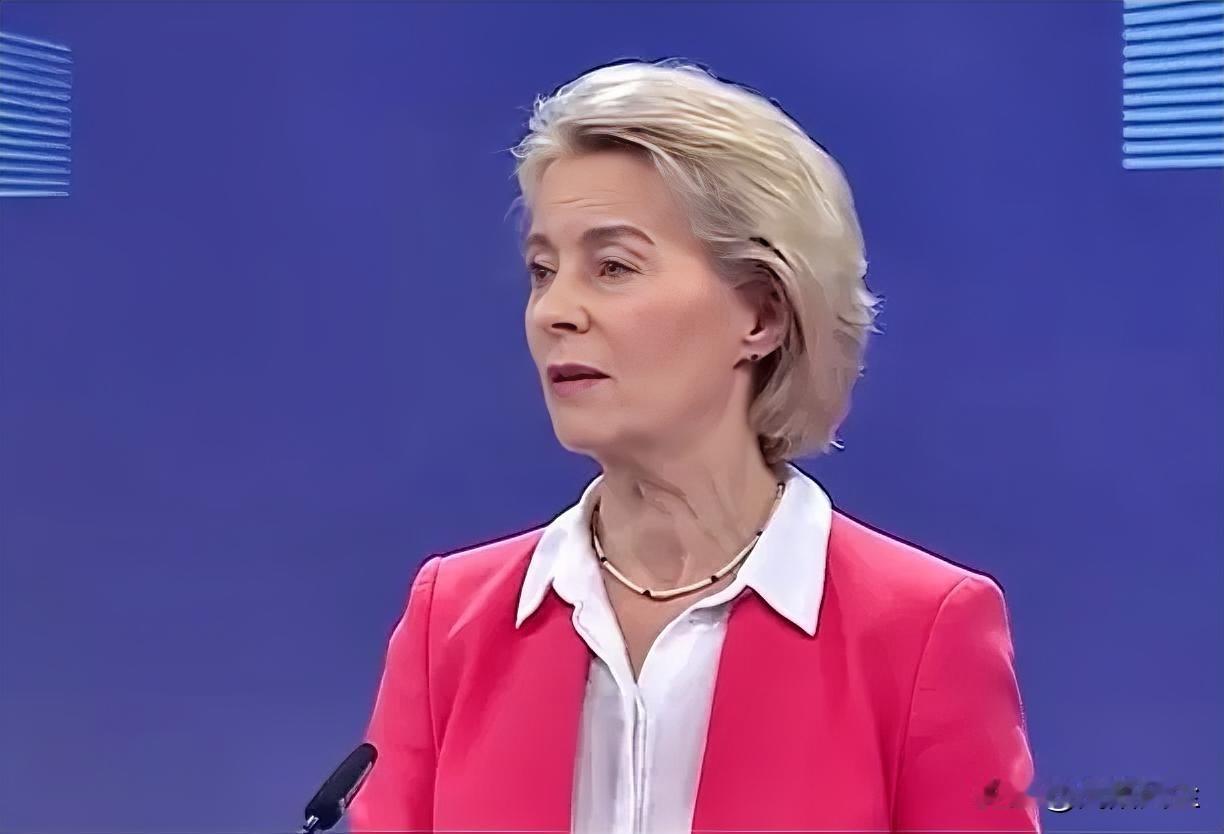 欧盟委员会主席冯德莱恩谈对格陵兰的总体原则。

首先，格陵兰属于他的人民，因此，