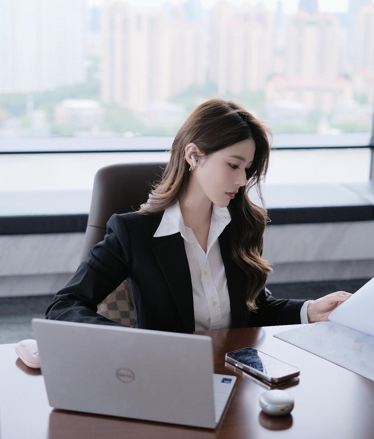 这三天生意圈最热闹的三件事，老板们都在偷偷看

最近三天，商业圈里有三件事特别火