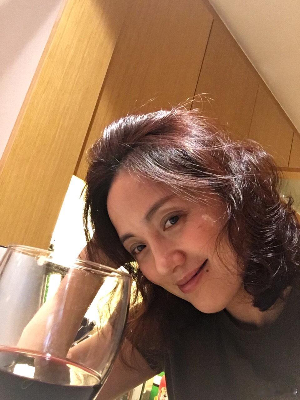 已故知名演员朱媛媛提名白玉兰最佳女配，但获奖的概率真的很小，并不是说她实力不行，