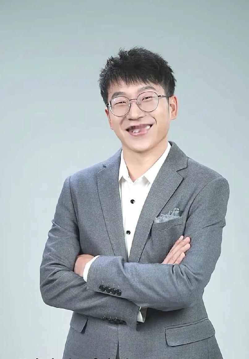 别再替明明瞎操心了！
他既然选择离开了俞老师，
自然早就做好打算。
很多网友都建