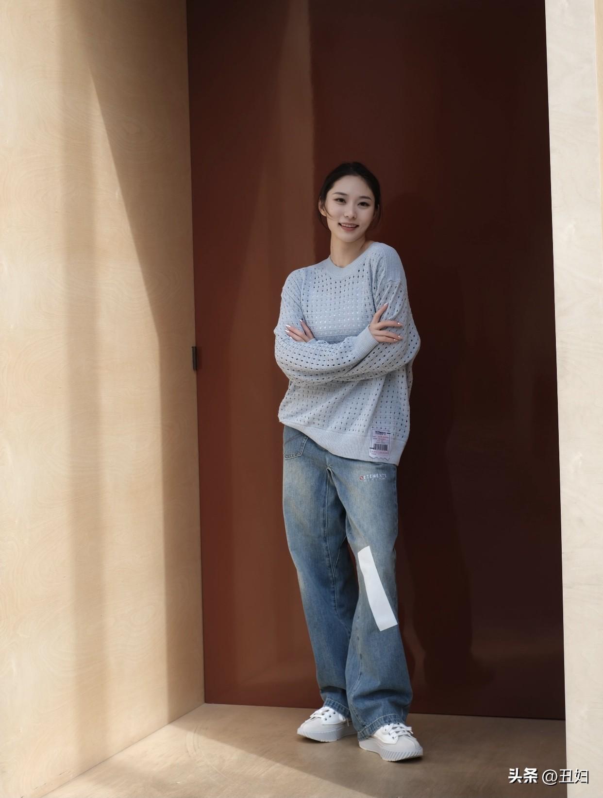 作为摄影爱好者，我总爱用镜头捕捉城市的美丽。在我生活的城市，古老建筑与现代艺术碰