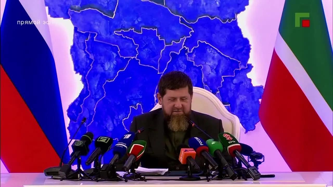 卡德罗夫决定以退为进，他将选择权交给普京，换取家族长远未来。
在车臣政府的年度电