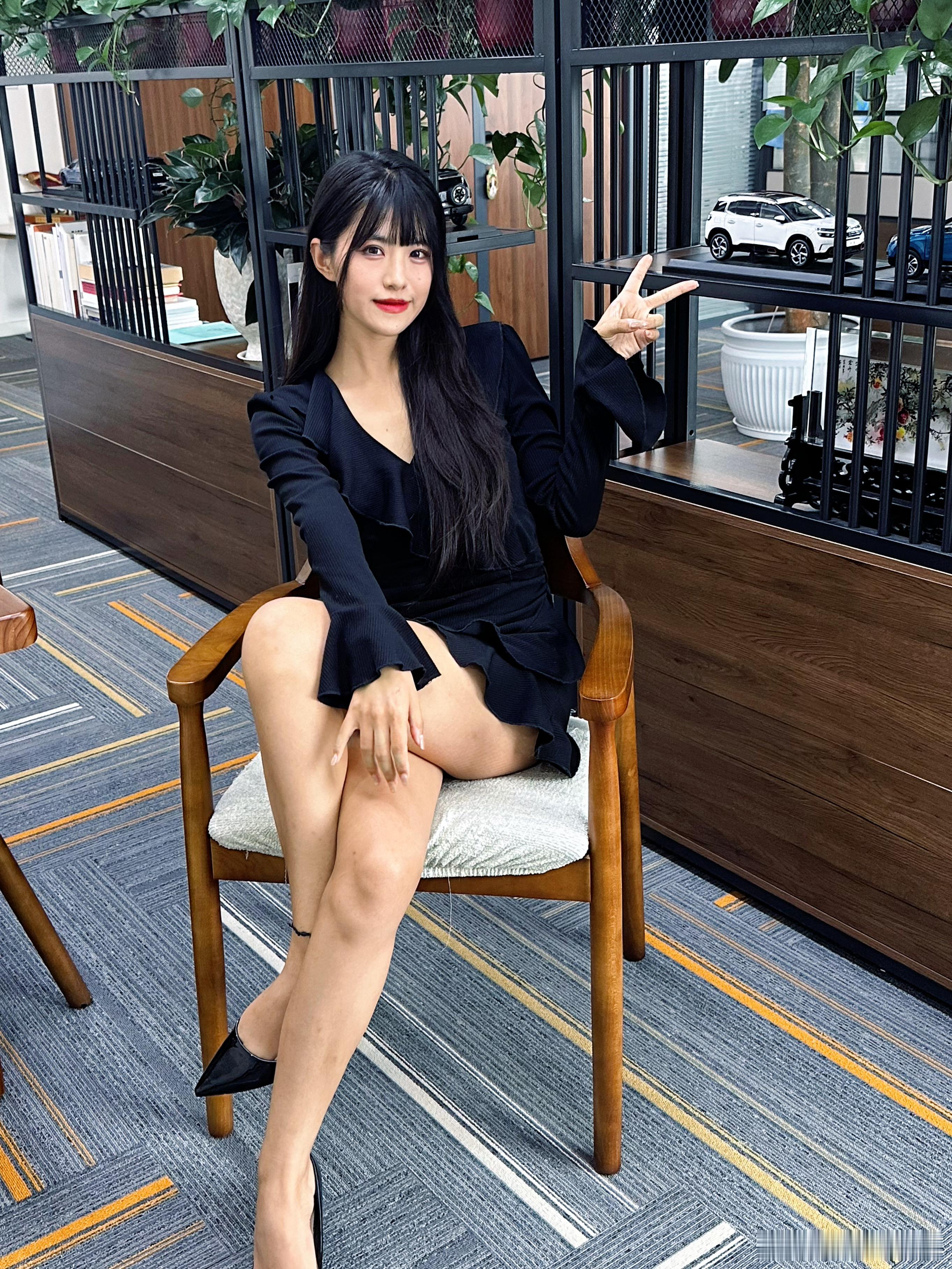 今日份视频拍摄完毕🎬和搭子一起来吃甜点啦～快告诉你桥儿，你们那降温了吗[裂开]