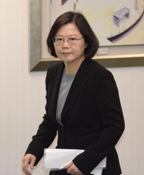 蔡英文罕见发声：“我是台湾人并没有错，我是中国人，因为我是念中国书长大的，受的是