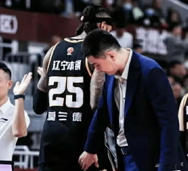 突发！辽宁男篮决定不再与三连冠功勋外援莫兰德续约，新签约的阿丘尔将取代莫兰德的位