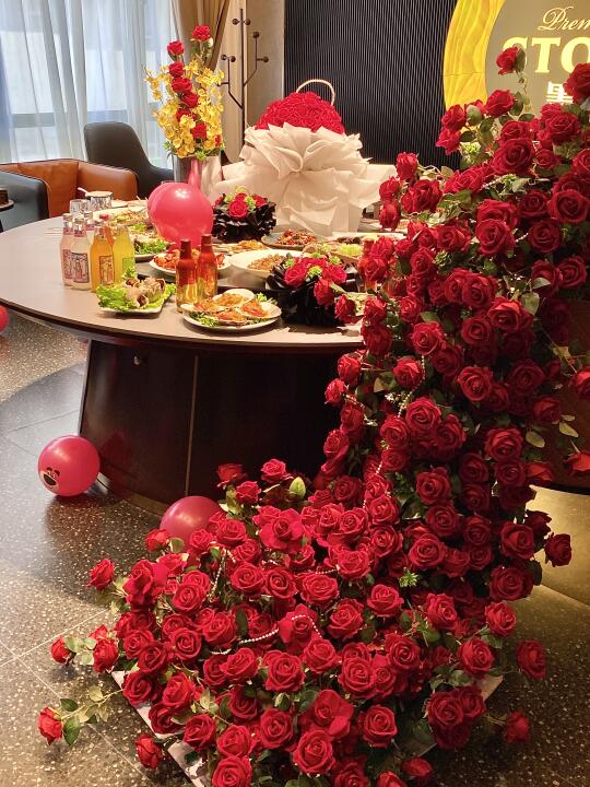 在大连！生日趴美cry🌹居然免费。。。