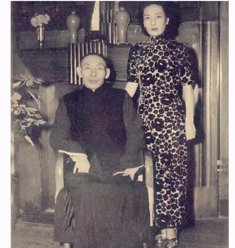 1888年农历七月十五，鬼节，上海浦东高桥镇的一户穷人家里，一个男婴呱呱坠地。没
