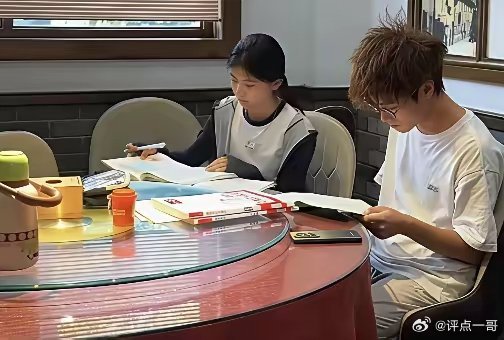 正值暑假，湖南一饭店老板花3000元招了个211大学暑期工，舍不得让他端盘子，安